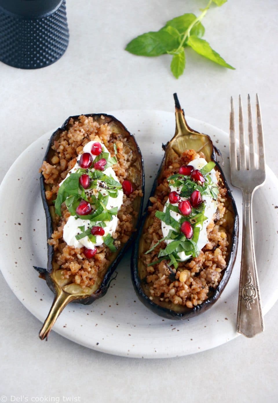 Stuffed eggplant with yogurt and quinoa