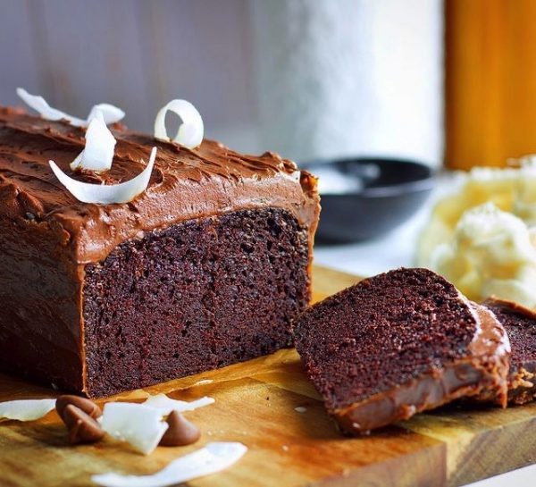 Rich Chocolate Cake with Milk Chocolate Ganache