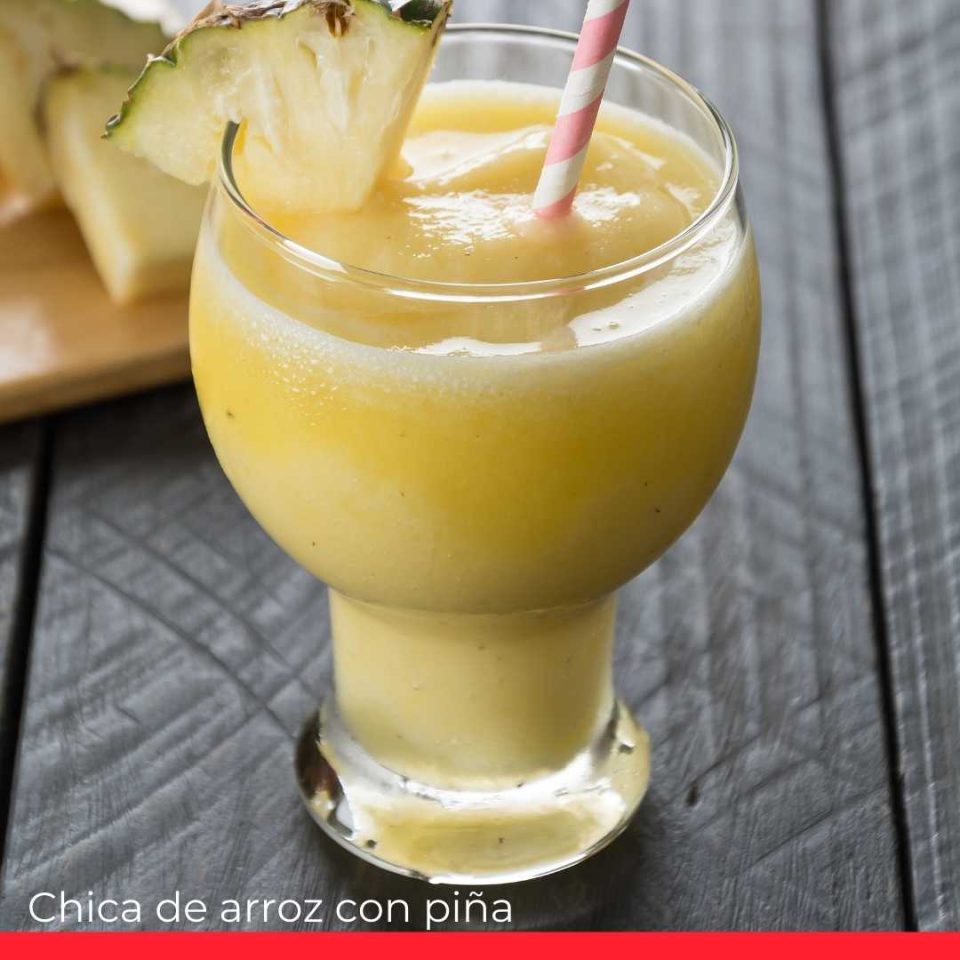 Chica de arroz con piña