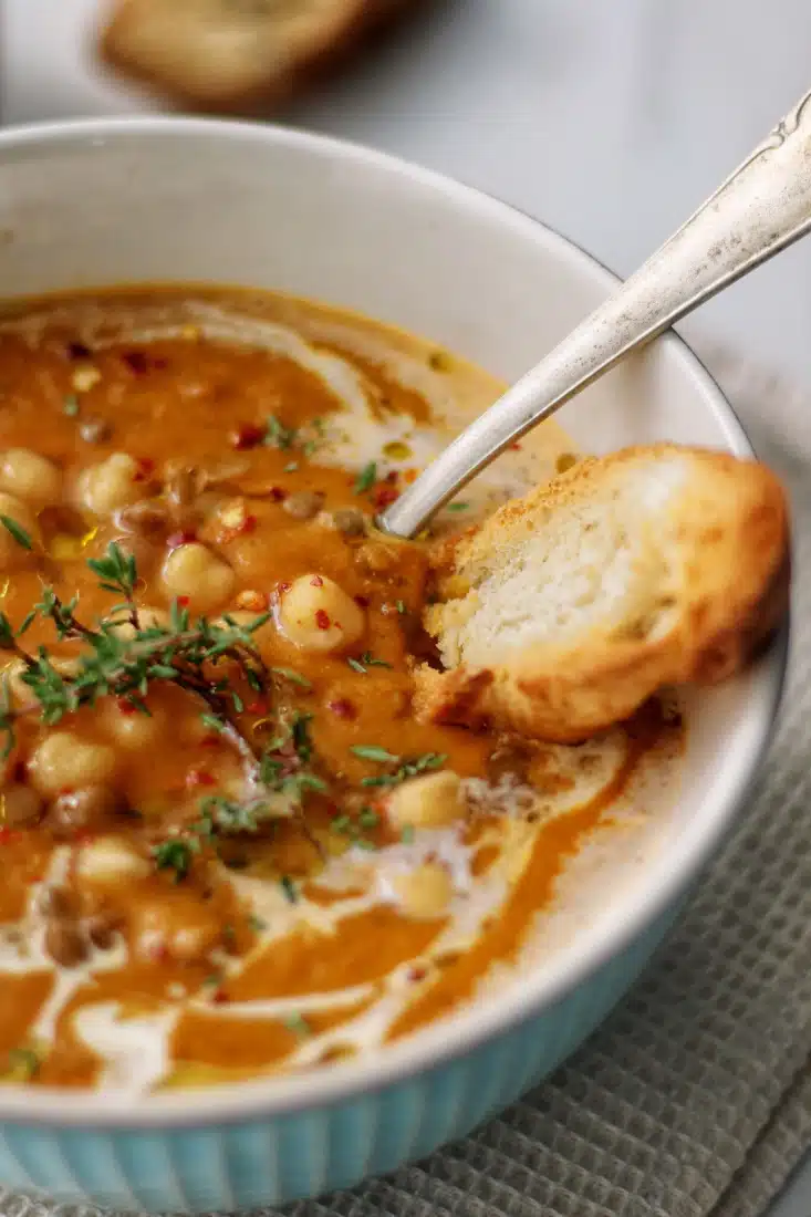 Creamy lentil and chickpea soup