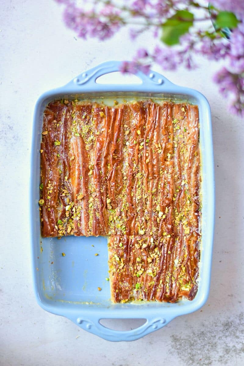 Crinkle Cake with Pistachios