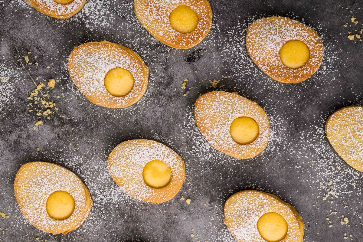 Egg-shaped lemon curd cookies