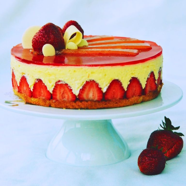 Fraisier Cake (French Strawberry Cake) - Chef's Pencil