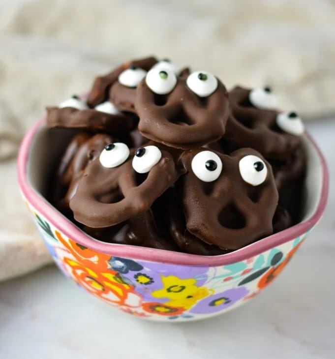Halloween Chocolate Pretzels