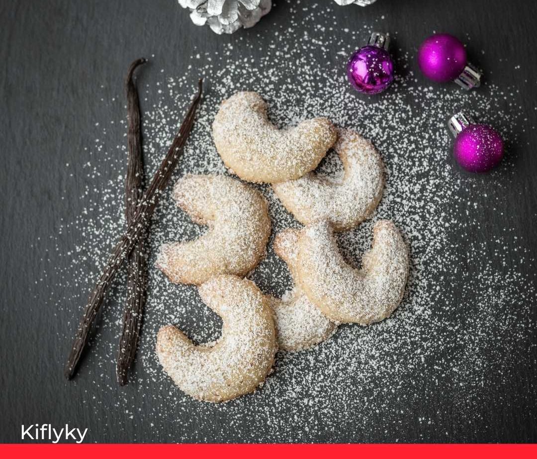 Kiflyky (crescent cookies)