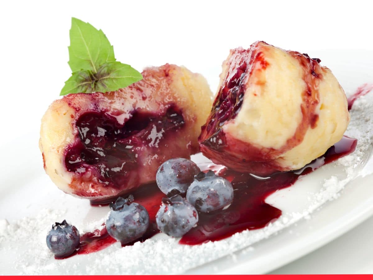 Kynut Knedl ky S Ovocem Czech Fruit Dumplings Chef s Pencil