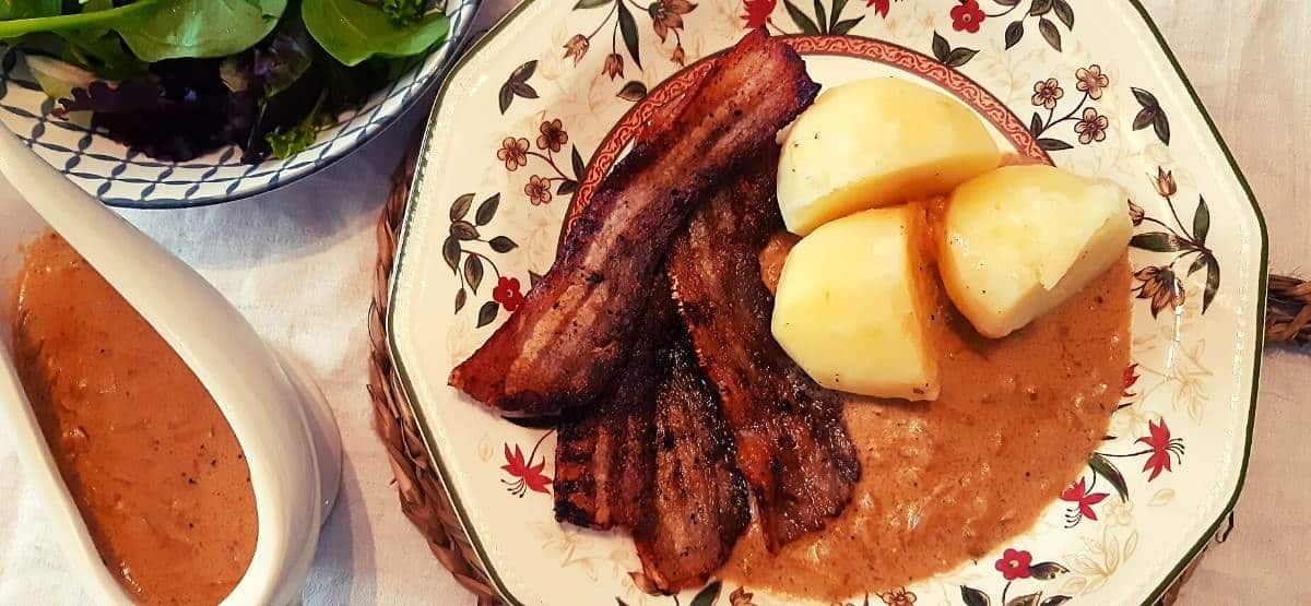 Pan-fried Pork Belly with Onion Sauce