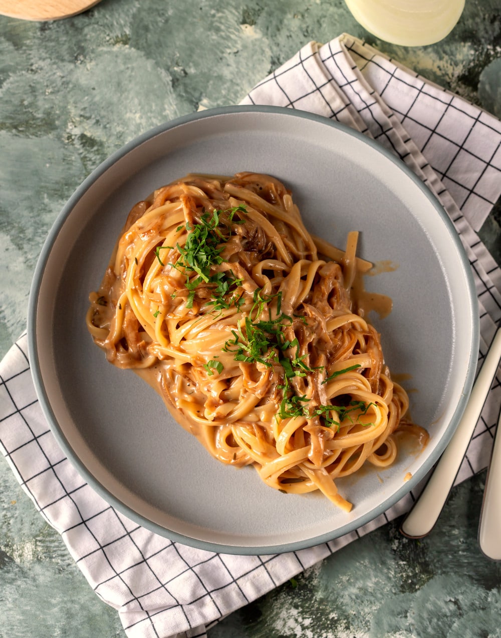 Pasta with Caramelized Onion Sauce