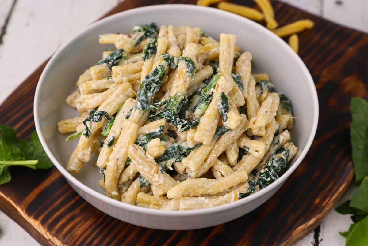 Skioufichta (Cretan Pasta) with Spinach and Yogurt